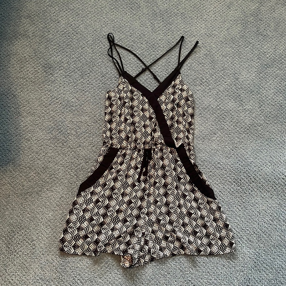 Criss-Cross Back Romper Size S